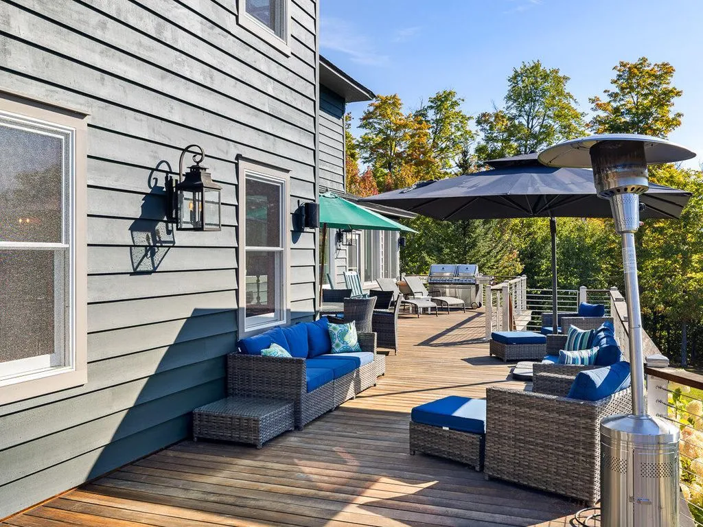 Secluded and Spectacular: This $6.85 Million New York Retreat Captures Endless Vistas 25 126 Forest Brook Rd A Breathtaking 6.85 Million New York Estate 7