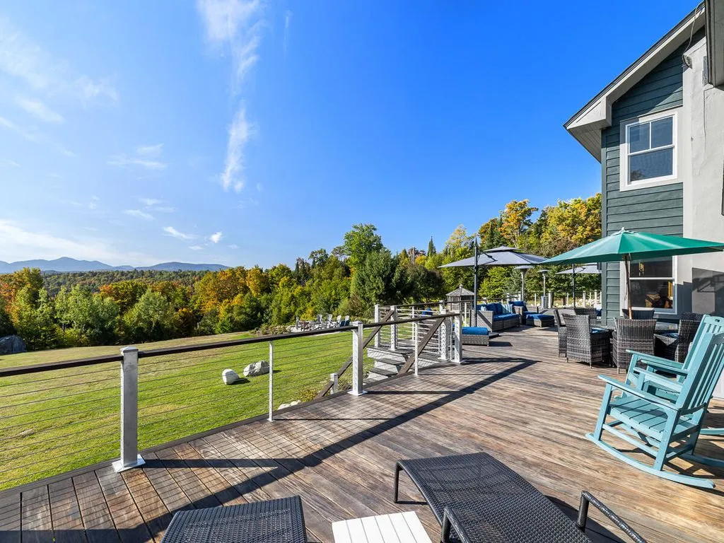 Secluded and Spectacular: This $6.85 Million New York Retreat Captures Endless Vistas 26 126 Forest Brook Rd A Breathtaking 6.85 Million New York Estate 8