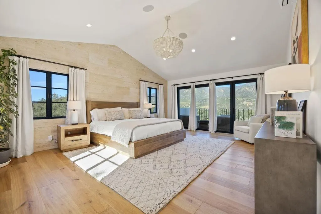 Retreat-Style Compound With Unobstructed Topa Topa Mountain Views Offered at $8.88 Million 17 13202 Ojai Rd A Magnificent Retreat Style Compound With Unobstructed Views of the Topa Topa Mountains 12