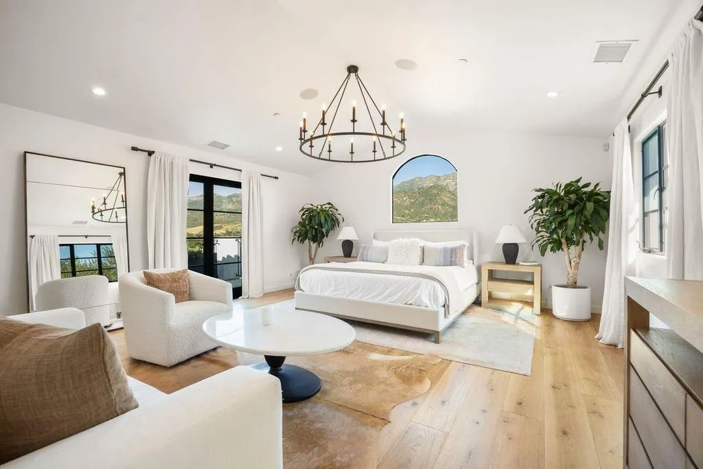 Retreat-Style Compound With Unobstructed Topa Topa Mountain Views Offered at $8.88 Million 21 13202 Ojai Rd A Magnificent Retreat Style Compound With Unobstructed Views of the Topa Topa Mountains 16