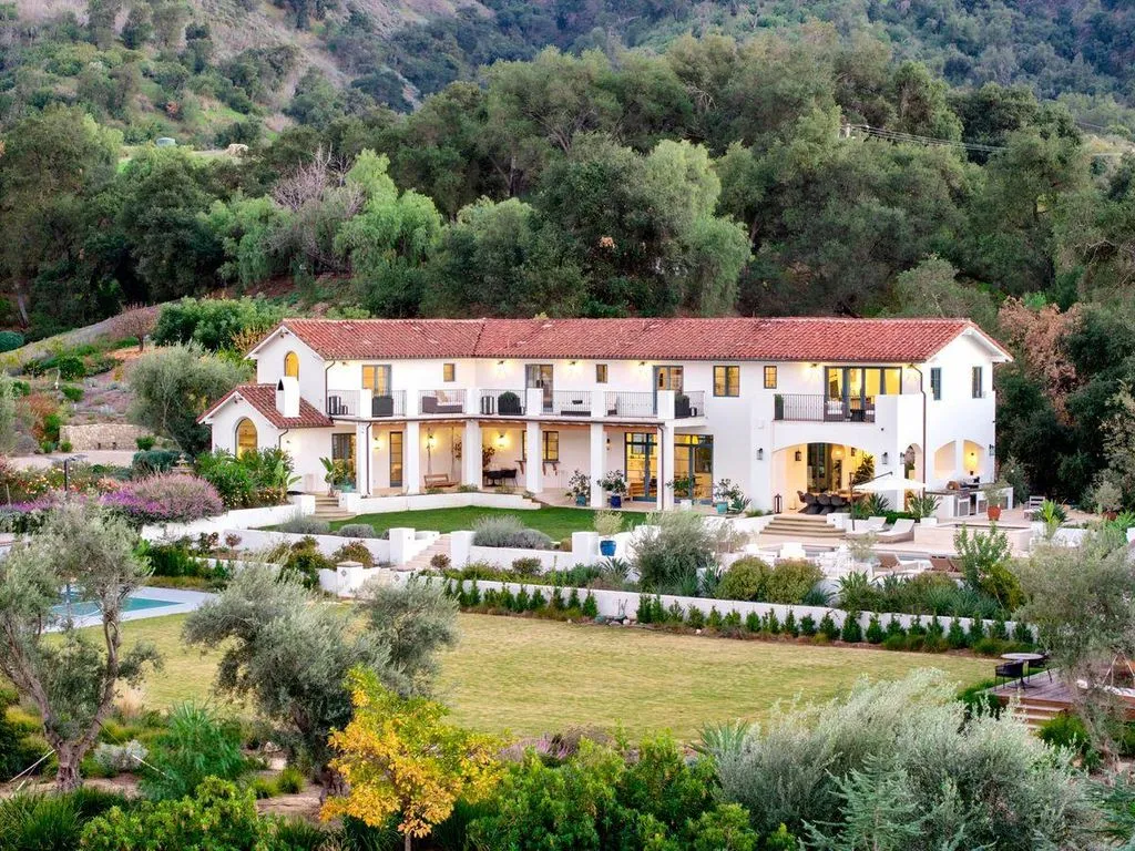 Retreat-Style Compound With Unobstructed Topa Topa Mountain Views Offered at $8.88 Million 7 13202 Ojai Rd A Magnificent Retreat Style Compound With Unobstructed Views of the Topa Topa Mountains 3