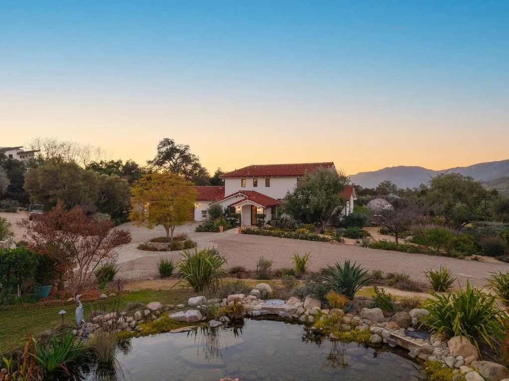 Retreat-Style Compound With Unobstructed Topa Topa Mountain Views Offered at $8.88 Million 15 13202 Ojai Rd A Magnificent Retreat Style Compound With Unobstructed Views of the Topa Topa Mountains 4