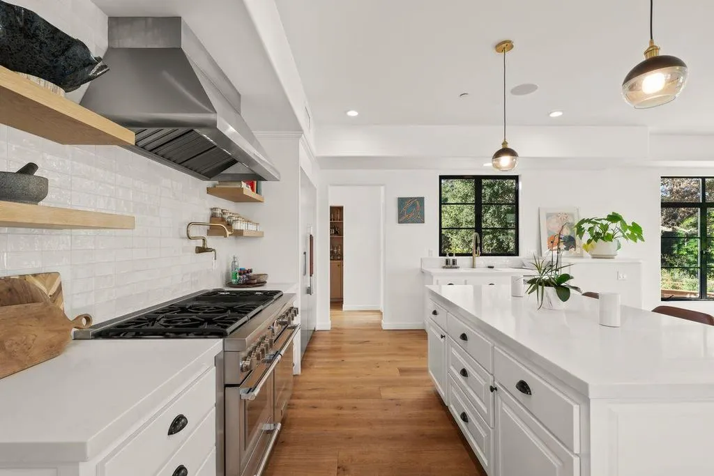 Retreat-Style Compound With Unobstructed Topa Topa Mountain Views Offered at $8.88 Million 10 13202 Ojai Rd A Magnificent Retreat Style Compound With Unobstructed Views of the Topa Topa Mountains 7