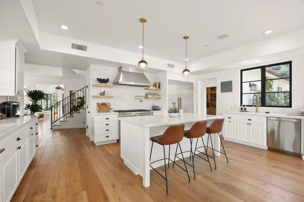 Retreat-Style Compound With Unobstructed Topa Topa Mountain Views Offered at $8.88 Million 11 13202 Ojai Rd A Magnificent Retreat Style Compound With Unobstructed Views of the Topa Topa Mountains 8