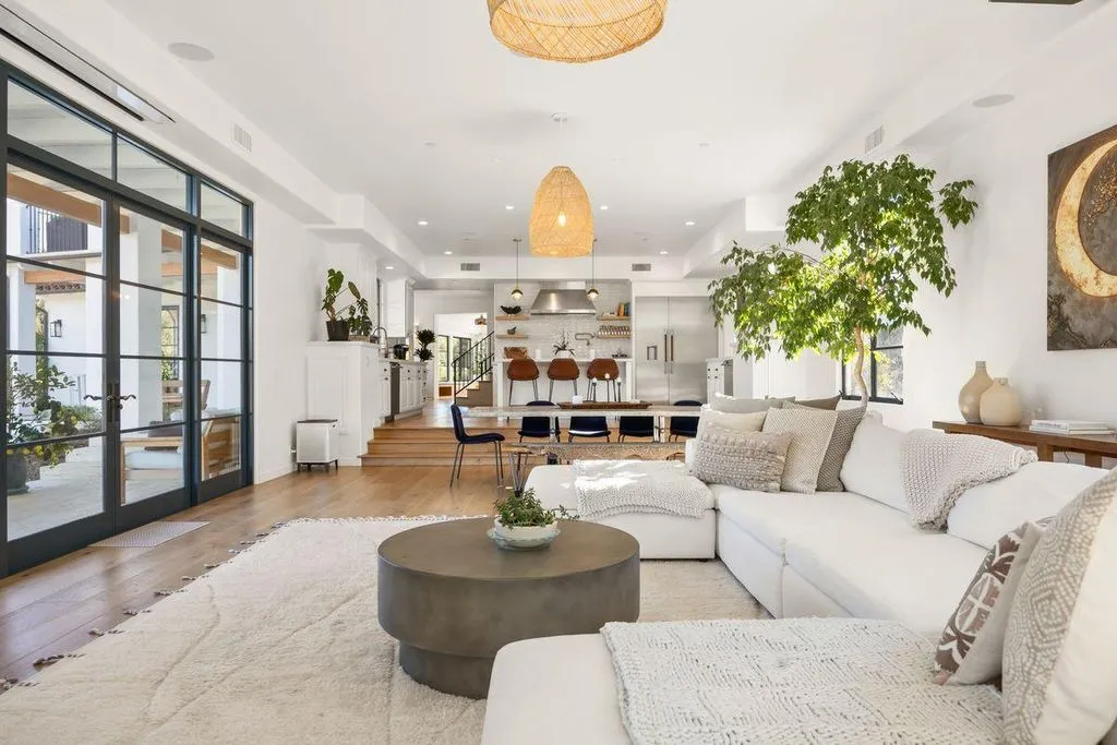 Retreat-Style Compound With Unobstructed Topa Topa Mountain Views Offered at $8.88 Million 12 13202 Ojai Rd A Magnificent Retreat Style Compound With Unobstructed Views of the Topa Topa Mountains 9