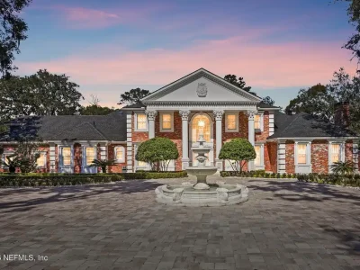 Stunning $7 Million Private Waterfront Estate in Jacksonville Redefines Luxury Living with Nearly Five Acres 1 1370 Moss Creek Drive Sets a New Benchmark for Home in Jacksonville for Sale Opportunities 1