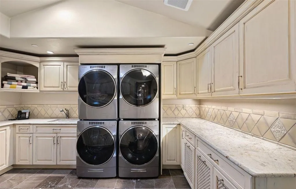 Grandeur Meets Warmth in This $12 Million Colorado Mountain Masterpiece 25 1400 E Oxford Lane A Breathtaking 12 Million Colorado Estate 21