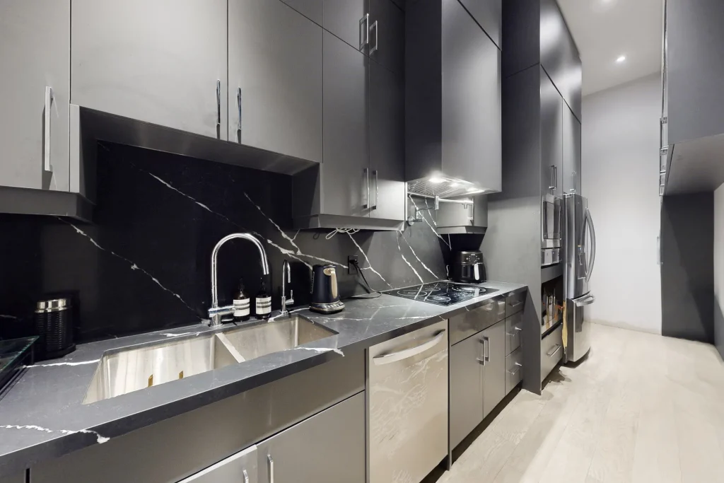 A World-Class Canadian Estate Offering Unmatched Luxury and Modern Infrastructure at C$15.49 Million 15 15 Eden Vale Dr Unveils a Spectacular Estate Blending Luxury Comfort 11