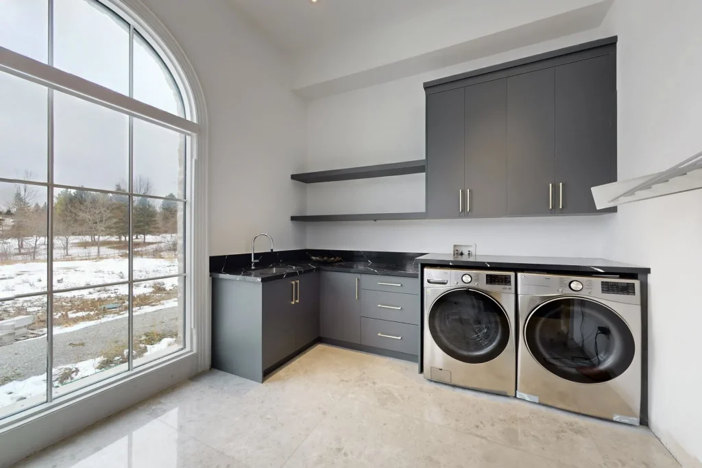 A World-Class Canadian Estate Offering Unmatched Luxury and Modern Infrastructure at C$15.49 Million 18 15 Eden Vale Dr Unveils a Spectacular Estate Blending Luxury Comfort 14