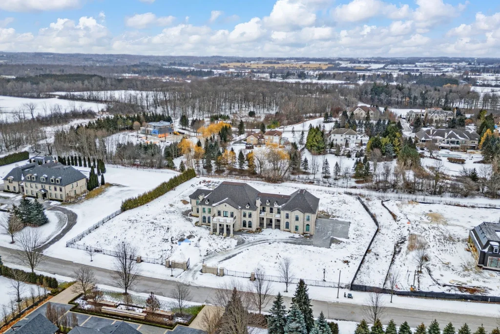 A World-Class Canadian Estate Offering Unmatched Luxury and Modern Infrastructure at C$15.49 Million 6 15 Eden Vale Dr Unveils a Spectacular Estate Blending Luxury Comfort 2