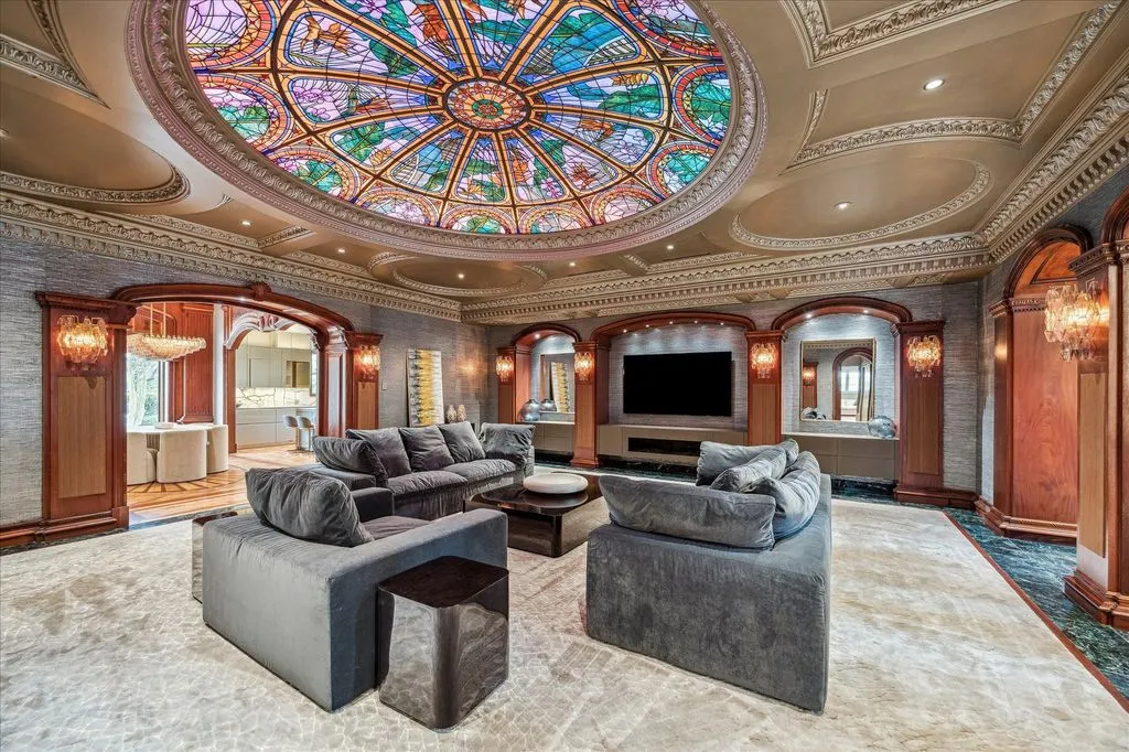 Designed by Eubanks Group Architects, This $16.5 Million Texas Estate Highlights Luxurious Living and Fine Millwork 14 1708 River Oaks Blvd A Stunning Texas Estate Designed by Eubanks Group Architects 10