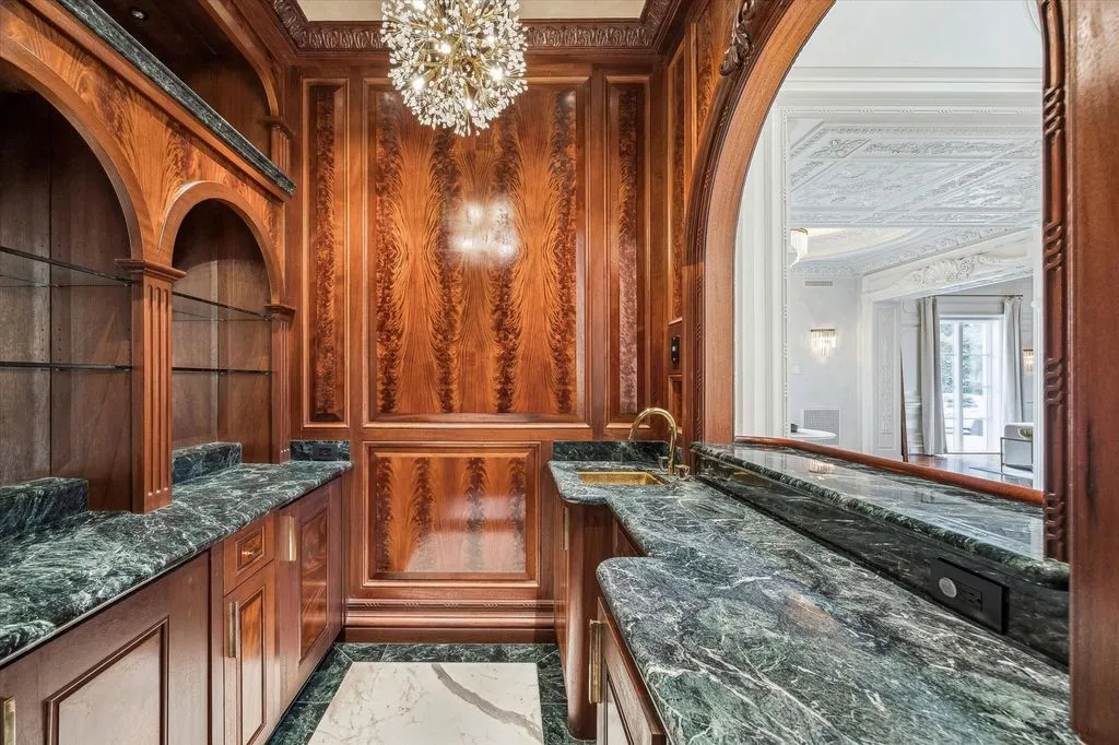 Designed by Eubanks Group Architects, This $16.5 Million Texas Estate Highlights Luxurious Living and Fine Millwork 16 1708 River Oaks Blvd A Stunning Texas Estate Designed by Eubanks Group Architects 12