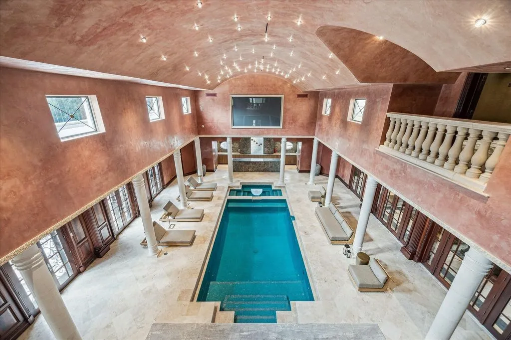 Designed by Eubanks Group Architects, This $16.5 Million Texas Estate Highlights Luxurious Living and Fine Millwork 18 1708 River Oaks Blvd A Stunning Texas Estate Designed by Eubanks Group Architects 14