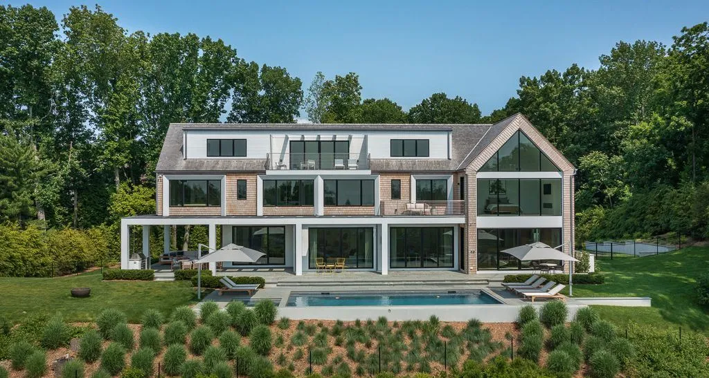 An Exceptional Waterfront Estate in Connecticut With Panoramic Views Asking $10.995 Million 5 19 Beachside Common A Breathtaking Waterfront Estate in Connecticut 4