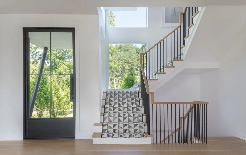 An Exceptional Waterfront Estate in Connecticut With Panoramic Views Asking $10.995 Million 10 19 Beachside Common A Breathtaking Waterfront Estate in Connecticut 5