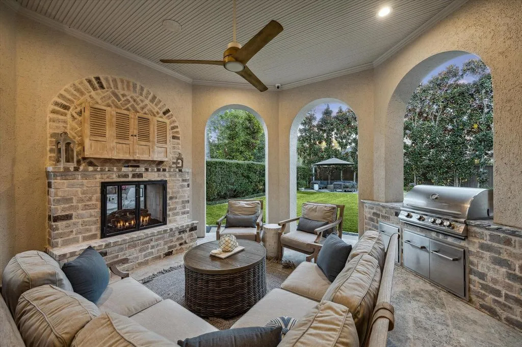 Robert Dame–Designed Texas Estate Offering Exceptional Privacy Asks $5.75 Million 28 20 Lacewood Ln a Remarkable Robert Dame–Designed Estate 18