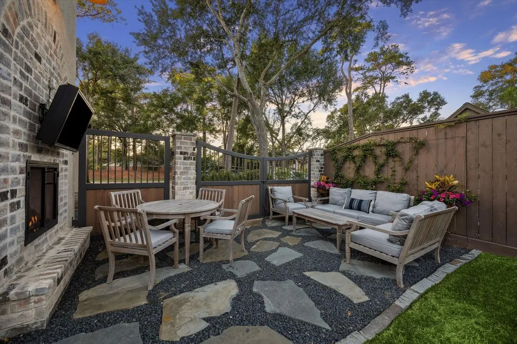 Robert Dame–Designed Texas Estate Offering Exceptional Privacy Asks $5.75 Million 19 20 Lacewood Ln a Remarkable Robert Dame–Designed Estate 19