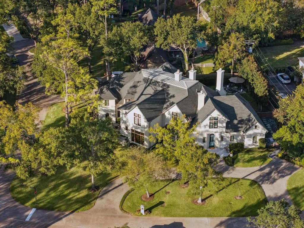 Robert Dame–Designed Texas Estate Offering Exceptional Privacy Asks $5.75 Million 6 20 Lacewood Ln a Remarkable Robert Dame–Designed Estate 24