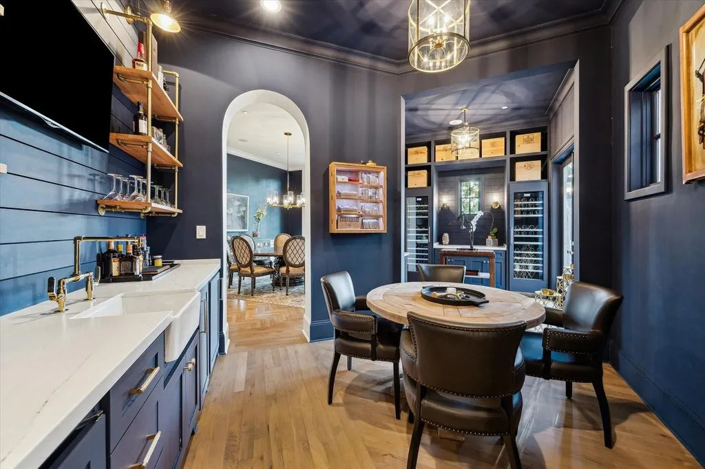 Robert Dame–Designed Texas Estate Offering Exceptional Privacy Asks $5.75 Million 9 20 Lacewood Ln a Remarkable Robert Dame–Designed Estate 4