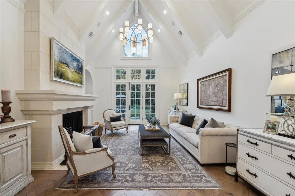 Robert Dame–Designed Texas Estate Offering Exceptional Privacy Asks $5.75 Million 11 20 Lacewood Ln a Remarkable Robert Dame–Designed Estate 6