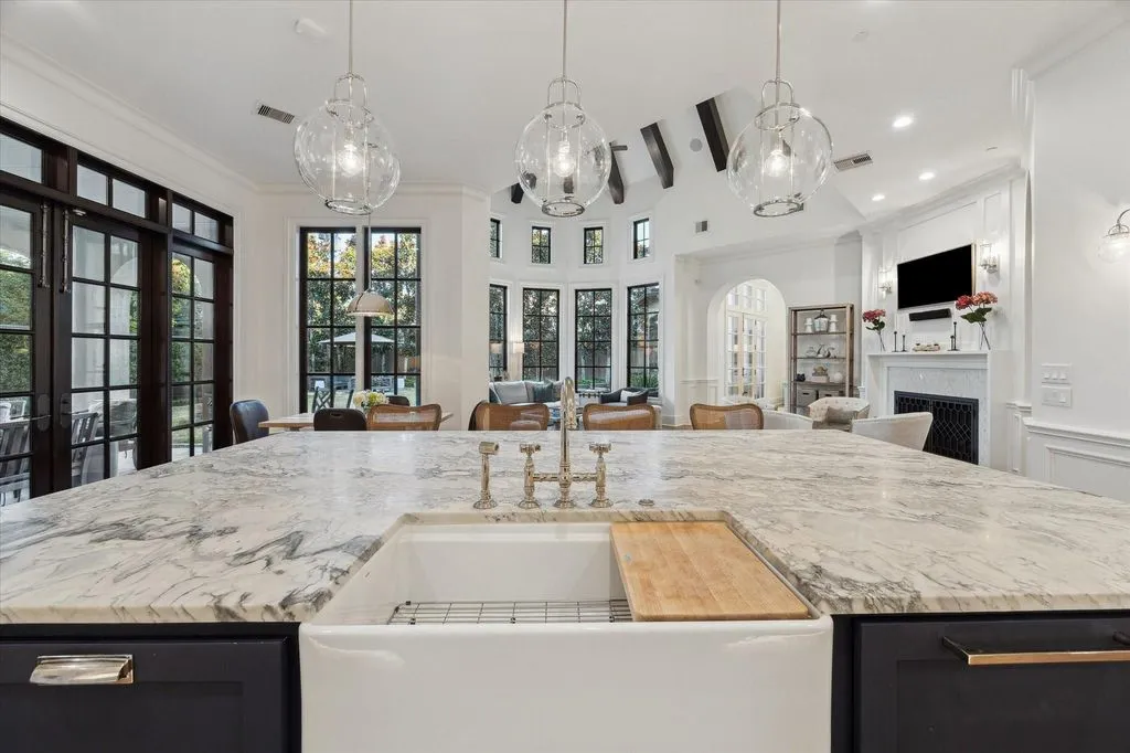 Robert Dame–Designed Texas Estate Offering Exceptional Privacy Asks $5.75 Million 14 20 Lacewood Ln a Remarkable Robert Dame–Designed Estate 9