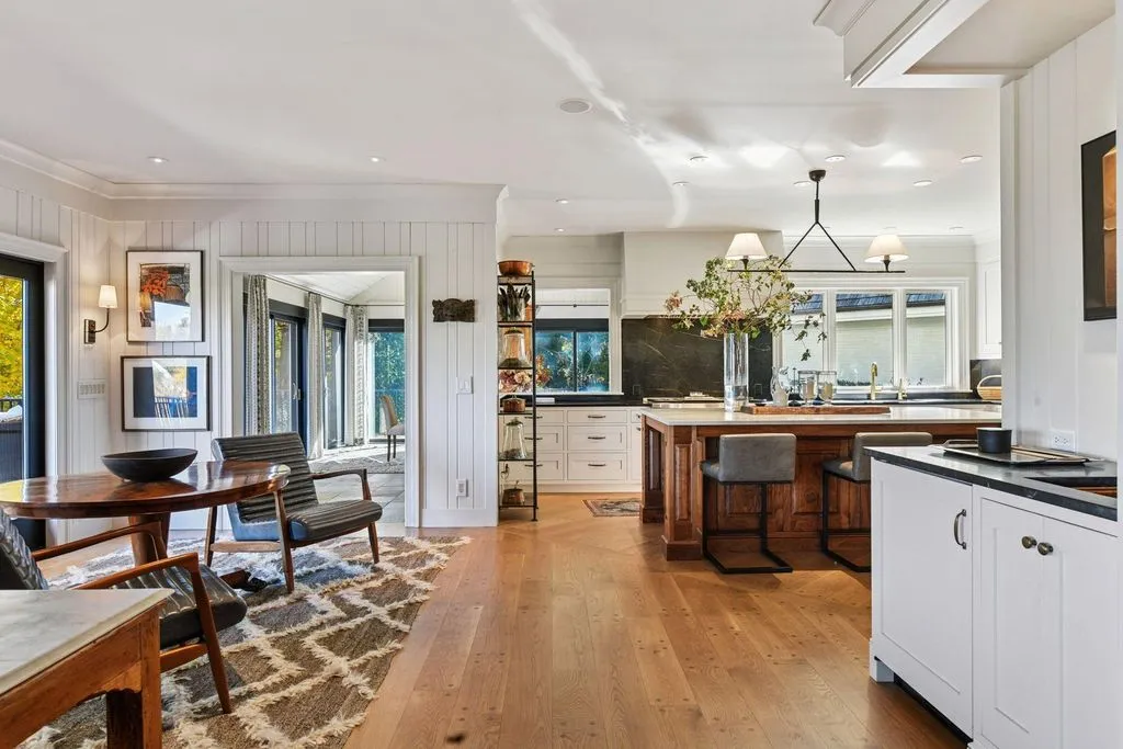 A Bruce Schmitt-Designed Minnesota Estate Asking $7.895 Million 16 2505 Cedar Point Dr A Spectacular Minnesota Estate 12