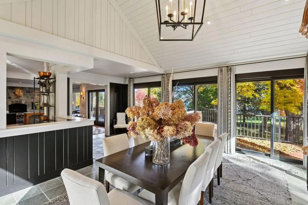 A Bruce Schmitt-Designed Minnesota Estate Asking $7.895 Million 17 2505 Cedar Point Dr A Spectacular Minnesota Estate 13