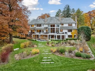 A Bruce Schmitt-Designed Minnesota Estate Asking $7.895 Million 1 2505 Cedar Point Dr A Spectacular Minnesota Estate 2