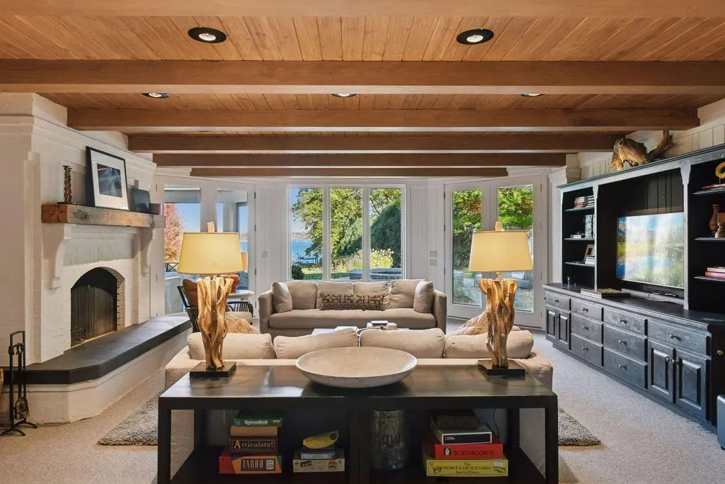 A Bruce Schmitt-Designed Minnesota Estate Asking $7.895 Million 26 2505 Cedar Point Dr A Spectacular Minnesota Estate 22