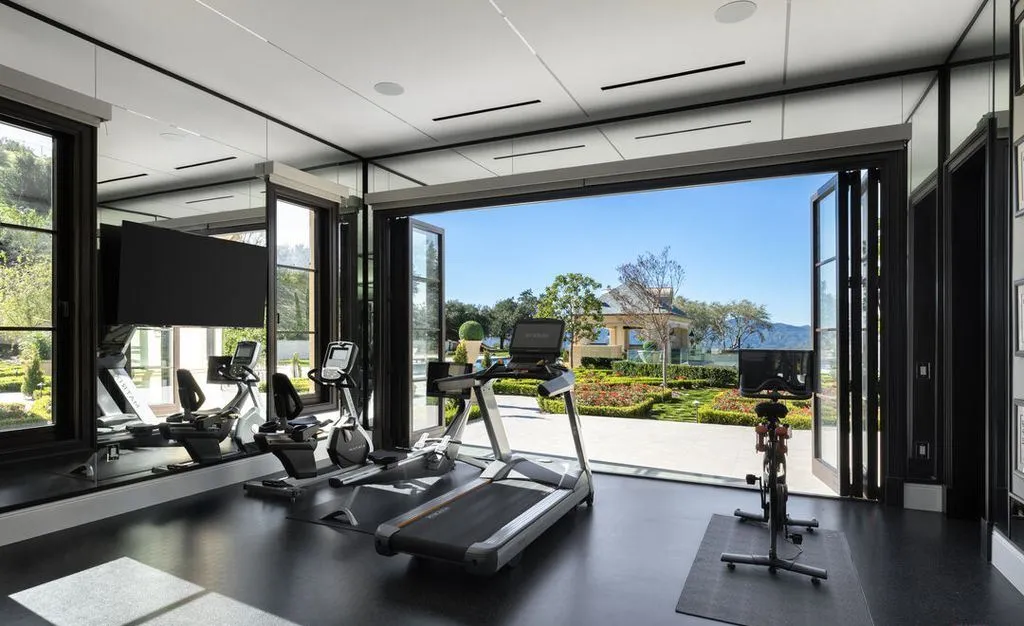 A Breathtaking Residence Offering Privacy and Panoramic Views Listed for $39.95 Million 24 25300 Prado De La Magia Unveils a Breathtaking Residence 20