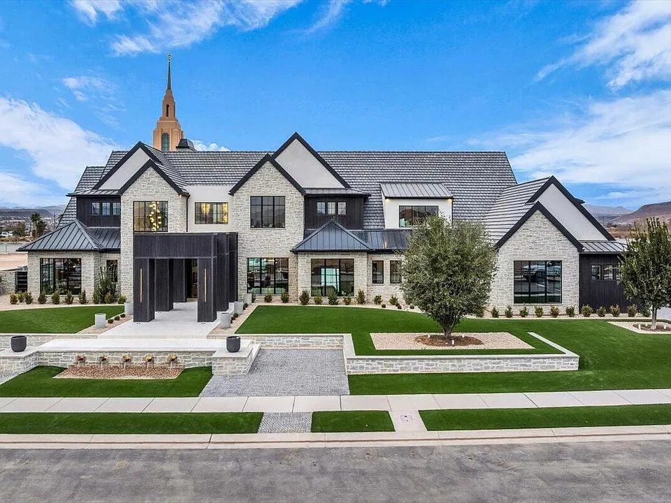 TerraVue by Modern Edge Design + Build: A Stunning Utah Architectural Statement Listed for $12.295 Million 5 3155 E Hinkley Ln A Breathtaking TerraVue Masterpiece by Modern Edge Design Build 1