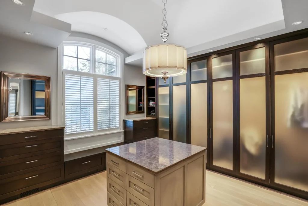 Lou DesRosiers–Designed Michigan Residence Listed for $5.499 Million 22 341 Lowell Ct A Stunning Lou DesRosiers–Designed Residence 17