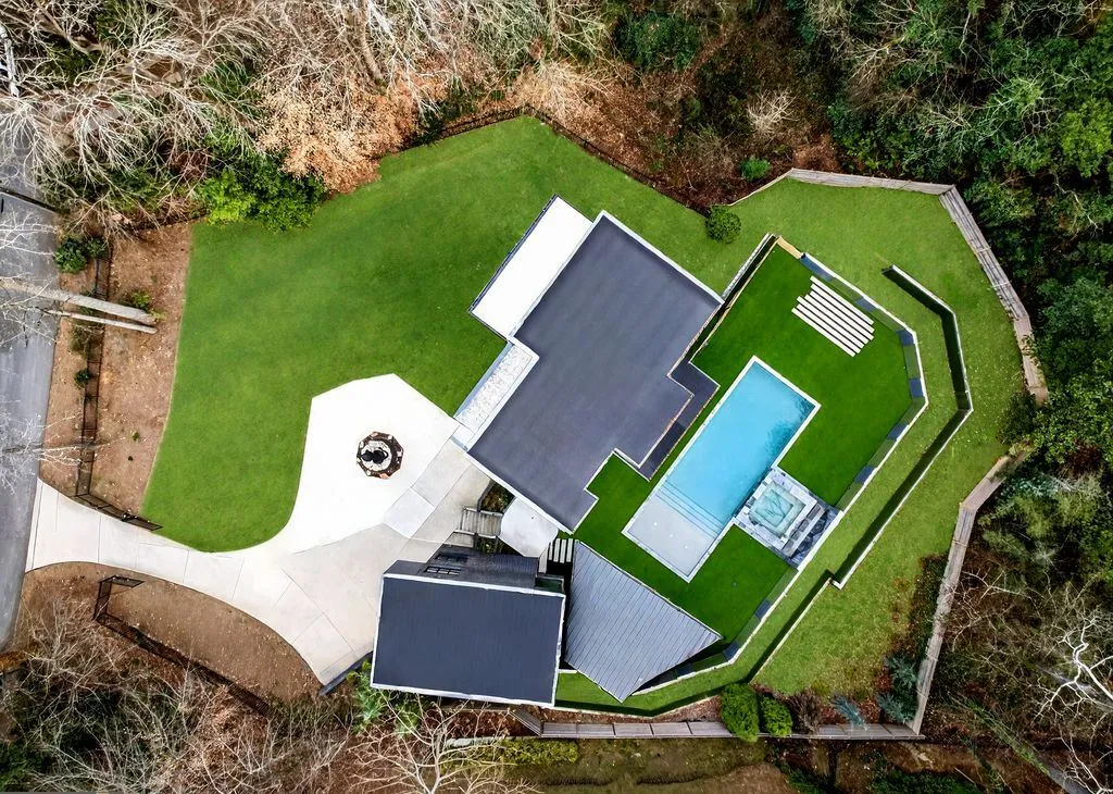 In Georgia, a Distinctive Contemporary Masterpiece by Bongers Homebuilders Asks $4.2 Million 17 345 Pinecrest Rd NE A Bold Contemporary Statement by Bongers Homebuilders 7
