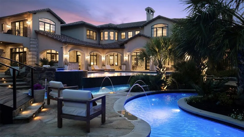 Magnificent Texas Masterpiece Delivers Grand Design and Total Privacy for $14.9M 16 3667 Stoneridge Rd Magnificent Texas Masterpiece Offers Grand Scale and Seclusion 25