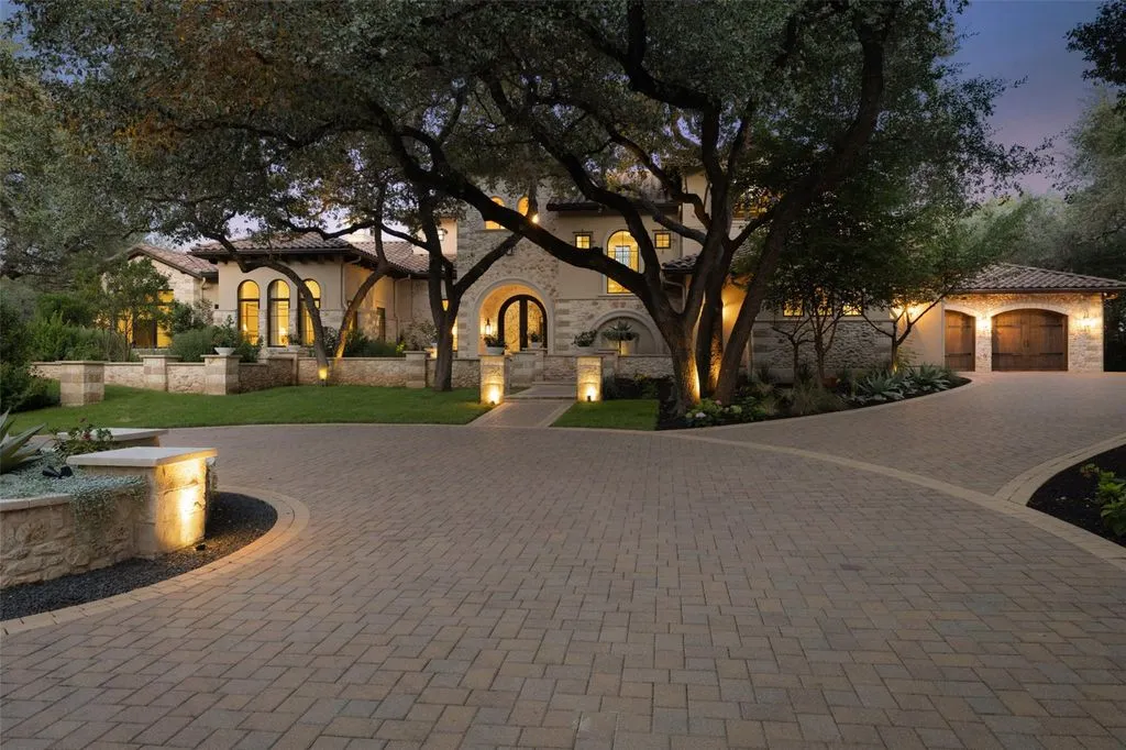 Magnificent Texas Masterpiece Delivers Grand Design and Total Privacy for $14.9M 7 3667 Stoneridge Rd Magnificent Texas Masterpiece Offers Grand Scale and Seclusion 3