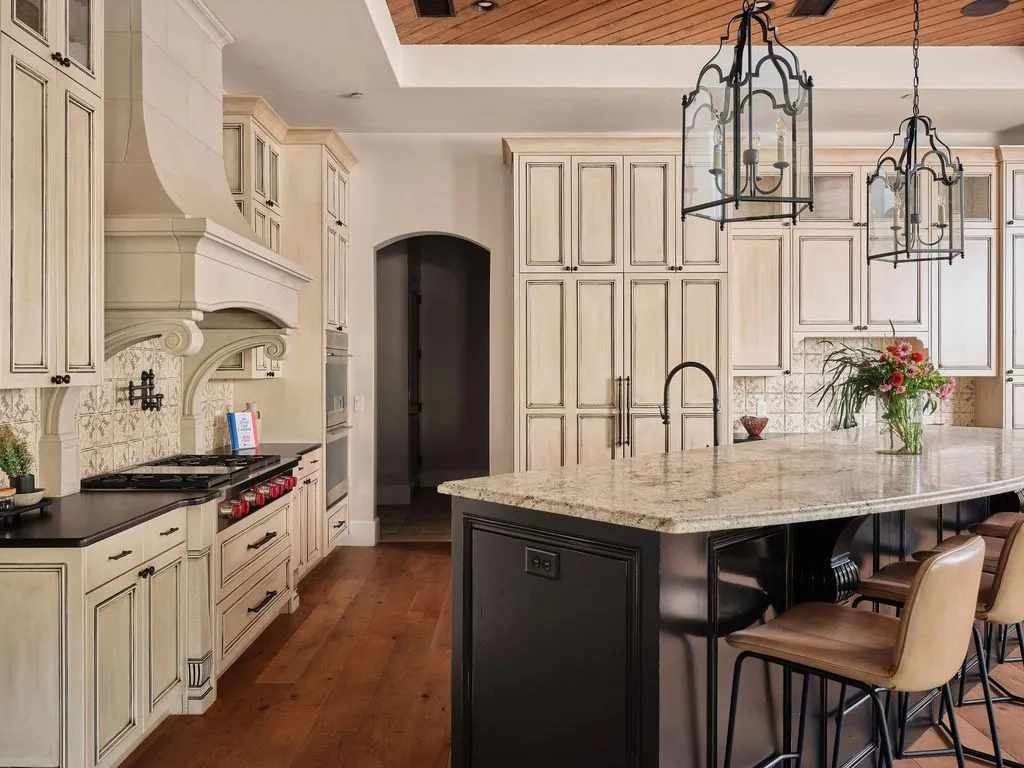 Magnificent Texas Masterpiece Delivers Grand Design and Total Privacy for $14.9M 11 3667 Stoneridge Rd Magnificent Texas Masterpiece Offers Grand Scale and Seclusion 7