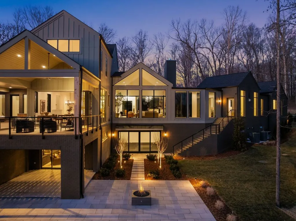Custom Riverbirch Estate on 10 Secluded Acres in Tennessee Listed for $8.499M 5 3976 New Hwy 96 W Stunning Custom Riverbirch Estate on 10 Secluded Acres in Tennessee 1