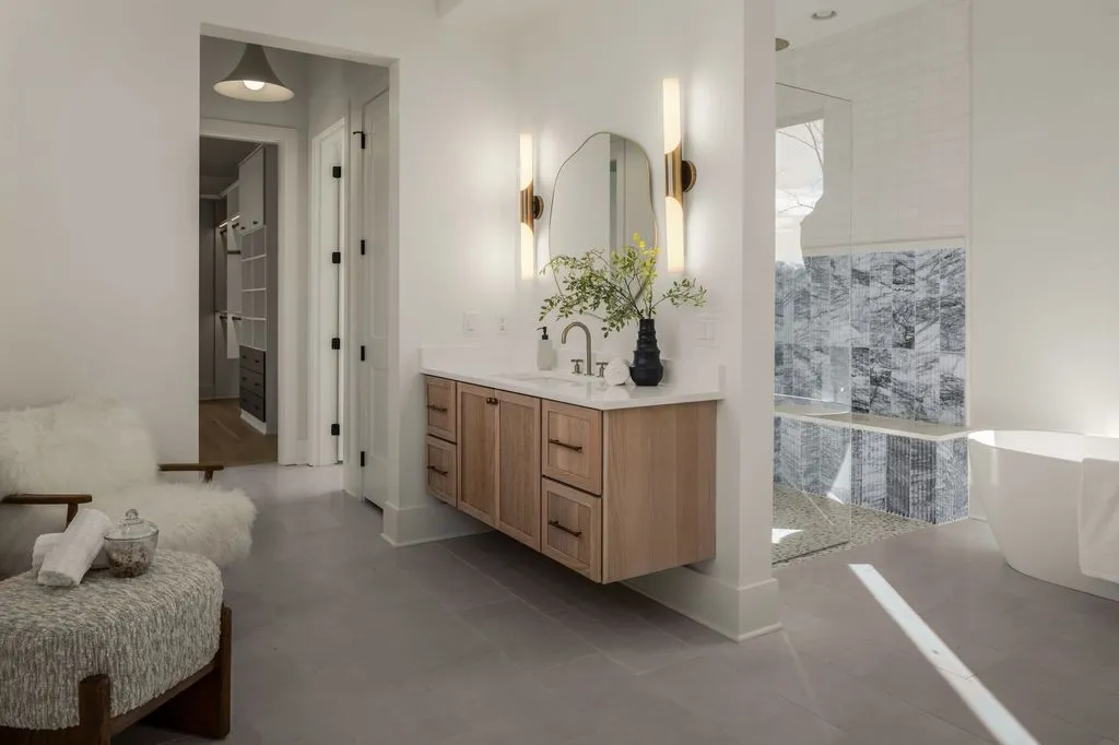 Custom Riverbirch Estate on 10 Secluded Acres in Tennessee Listed for $8.499M 17 3976 New Hwy 96 W Stunning Custom Riverbirch Estate on 10 Secluded Acres in Tennessee 21