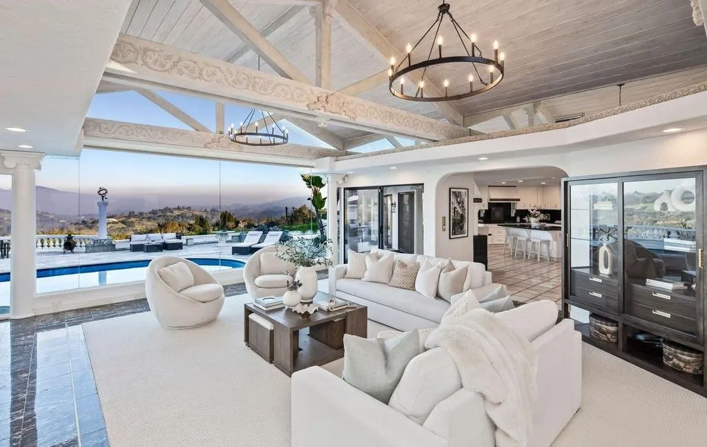 A Mediterranean Villa With Sweeping Mt. Diablo Views at $5.4 Million 12 4146 Canyon Rd A Spectacular Mediterranean Villa With Resort Style Living 10