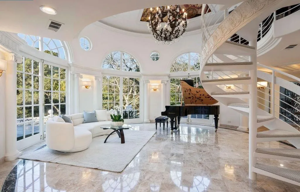 A Mediterranean Villa With Sweeping Mt. Diablo Views at $5.4 Million 13 4146 Canyon Rd A Spectacular Mediterranean Villa With Resort Style Living 11