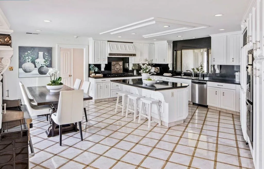 A Mediterranean Villa With Sweeping Mt. Diablo Views at $5.4 Million 14 4146 Canyon Rd A Spectacular Mediterranean Villa With Resort Style Living 12