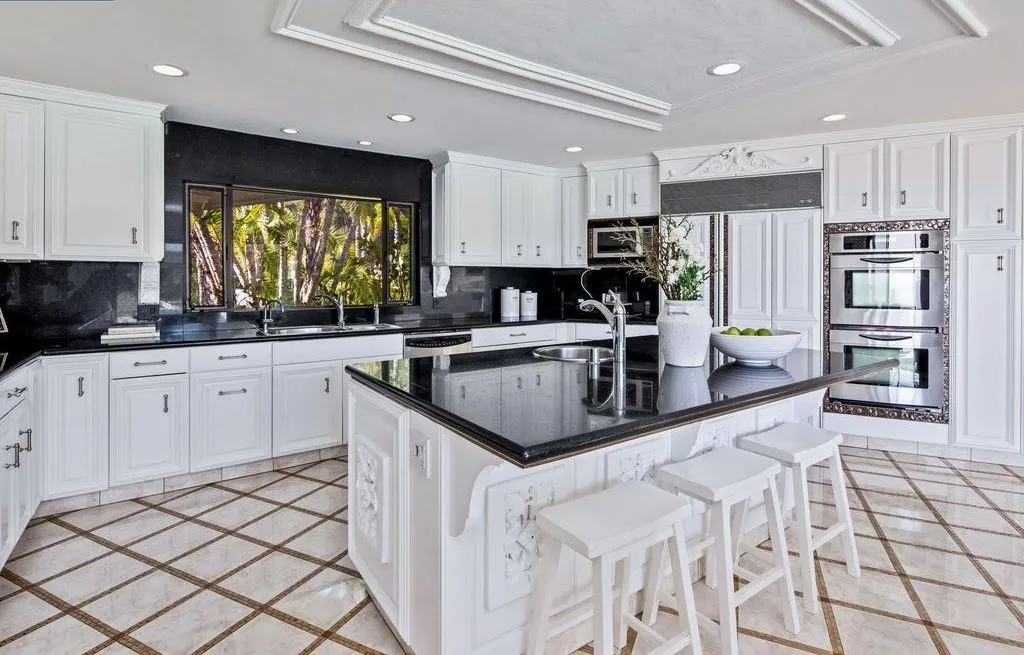 A Mediterranean Villa With Sweeping Mt. Diablo Views at $5.4 Million 15 4146 Canyon Rd A Spectacular Mediterranean Villa With Resort Style Living 13