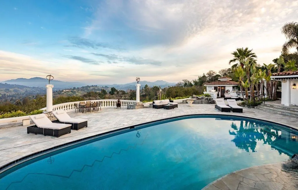 A Mediterranean Villa With Sweeping Mt. Diablo Views at $5.4 Million 25 4146 Canyon Rd A Spectacular Mediterranean Villa With Resort Style Living 23
