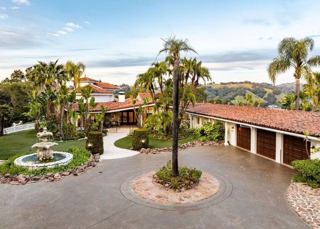 A Mediterranean Villa With Sweeping Mt. Diablo Views at $5.4 Million 7 4146 Canyon Rd A Spectacular Mediterranean Villa With Resort Style Living 5