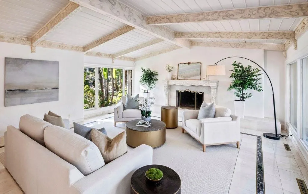 A Mediterranean Villa With Sweeping Mt. Diablo Views at $5.4 Million 8 4146 Canyon Rd A Spectacular Mediterranean Villa With Resort Style Living 6