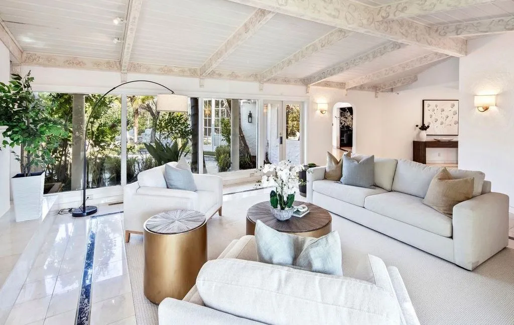 A Mediterranean Villa With Sweeping Mt. Diablo Views at $5.4 Million 9 4146 Canyon Rd A Spectacular Mediterranean Villa With Resort Style Living 7