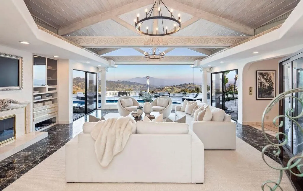 A Mediterranean Villa With Sweeping Mt. Diablo Views at $5.4 Million 11 4146 Canyon Rd A Spectacular Mediterranean Villa With Resort Style Living 9