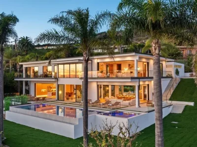 A Spectacular New Malibu Haven Offering Unrivaled Privacy and Seamless Coastal Flow 1 4732 Avenida Del Mar An Exquisite Malibu Sanctuary Delivering Coastal Sophistication and Effortless Flow 1