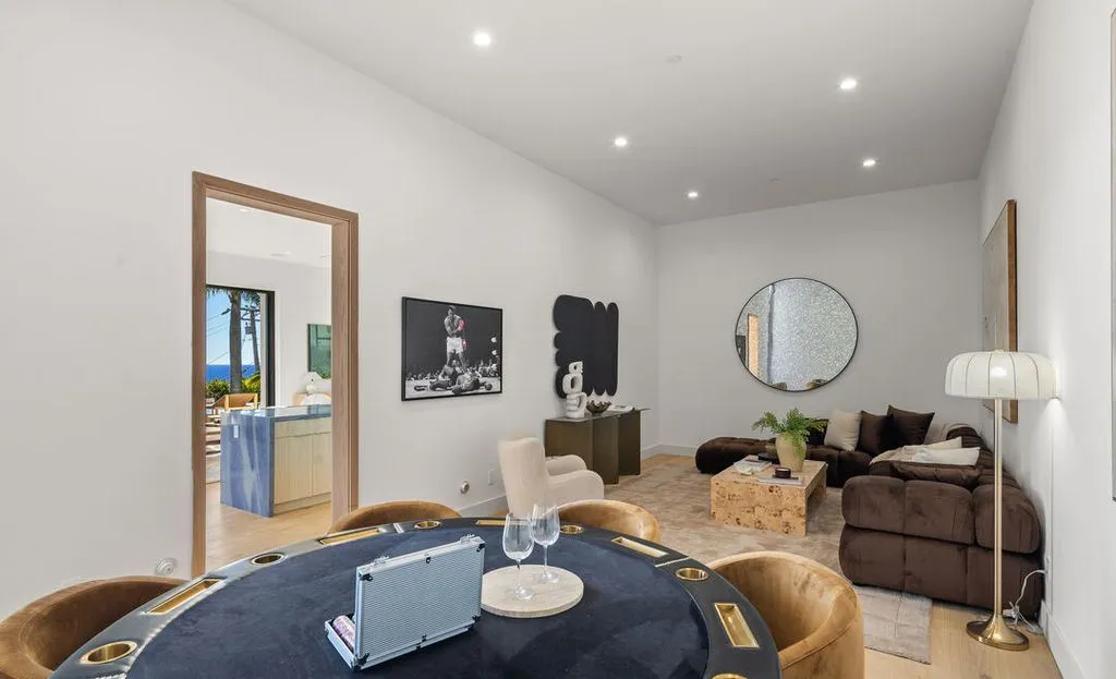 A Spectacular New Malibu Haven Offering Unrivaled Privacy and Seamless Coastal Flow 16 4732 Avenida Del Mar An Exquisite Malibu Sanctuary Delivering Coastal Sophistication and Effortless Flow 10