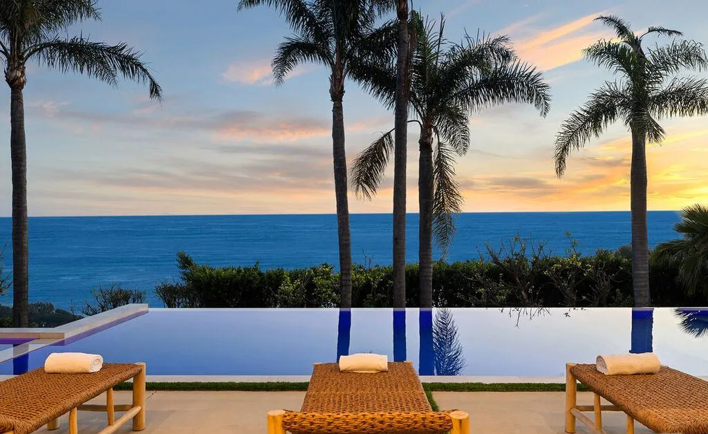 A Spectacular New Malibu Haven Offering Unrivaled Privacy and Seamless Coastal Flow 28 4732 Avenida Del Mar An Exquisite Malibu Sanctuary Delivering Coastal Sophistication and Effortless Flow 22